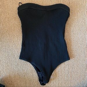 Ribbed black body suit
